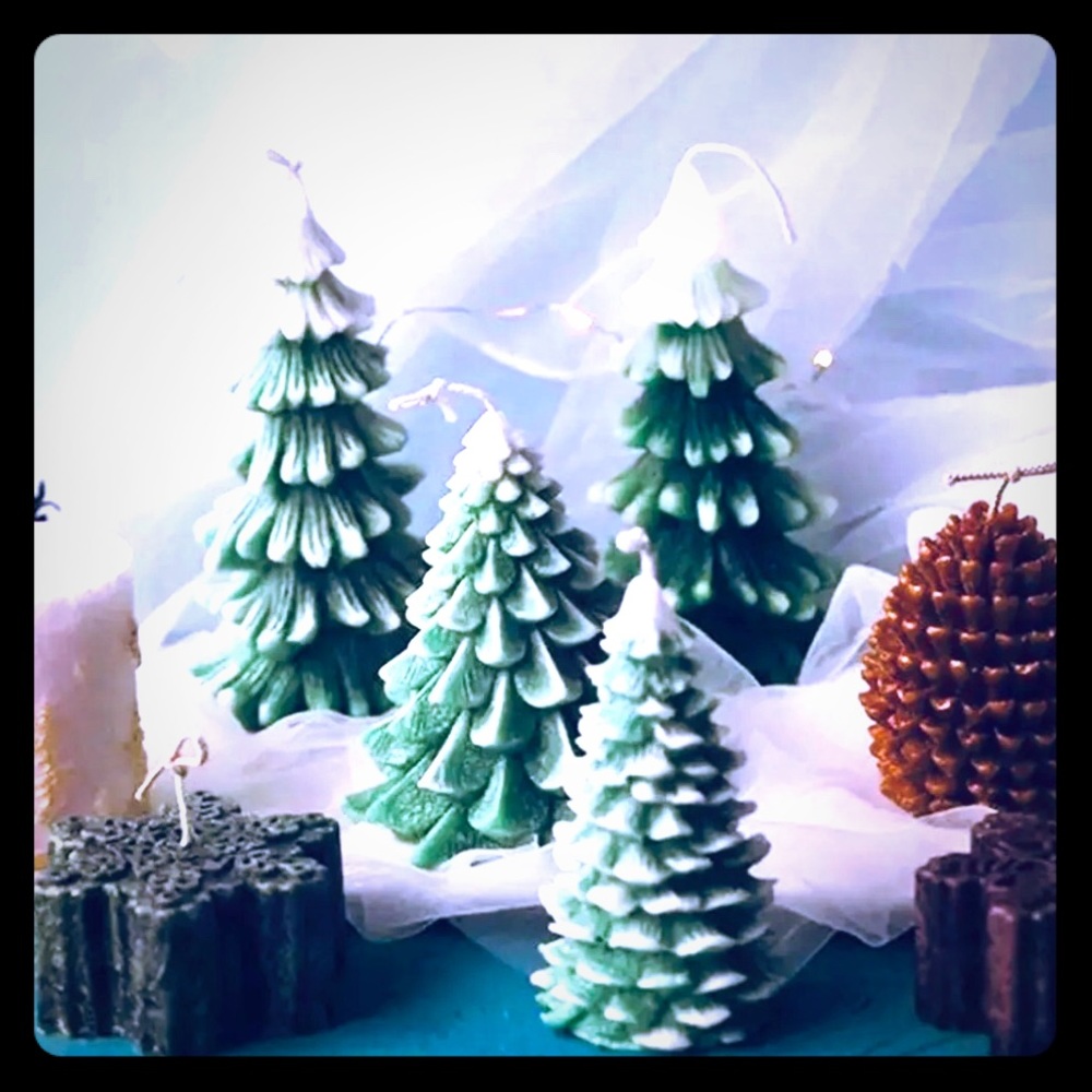 🌲NWT Christmas Tree Candles-Set of 4